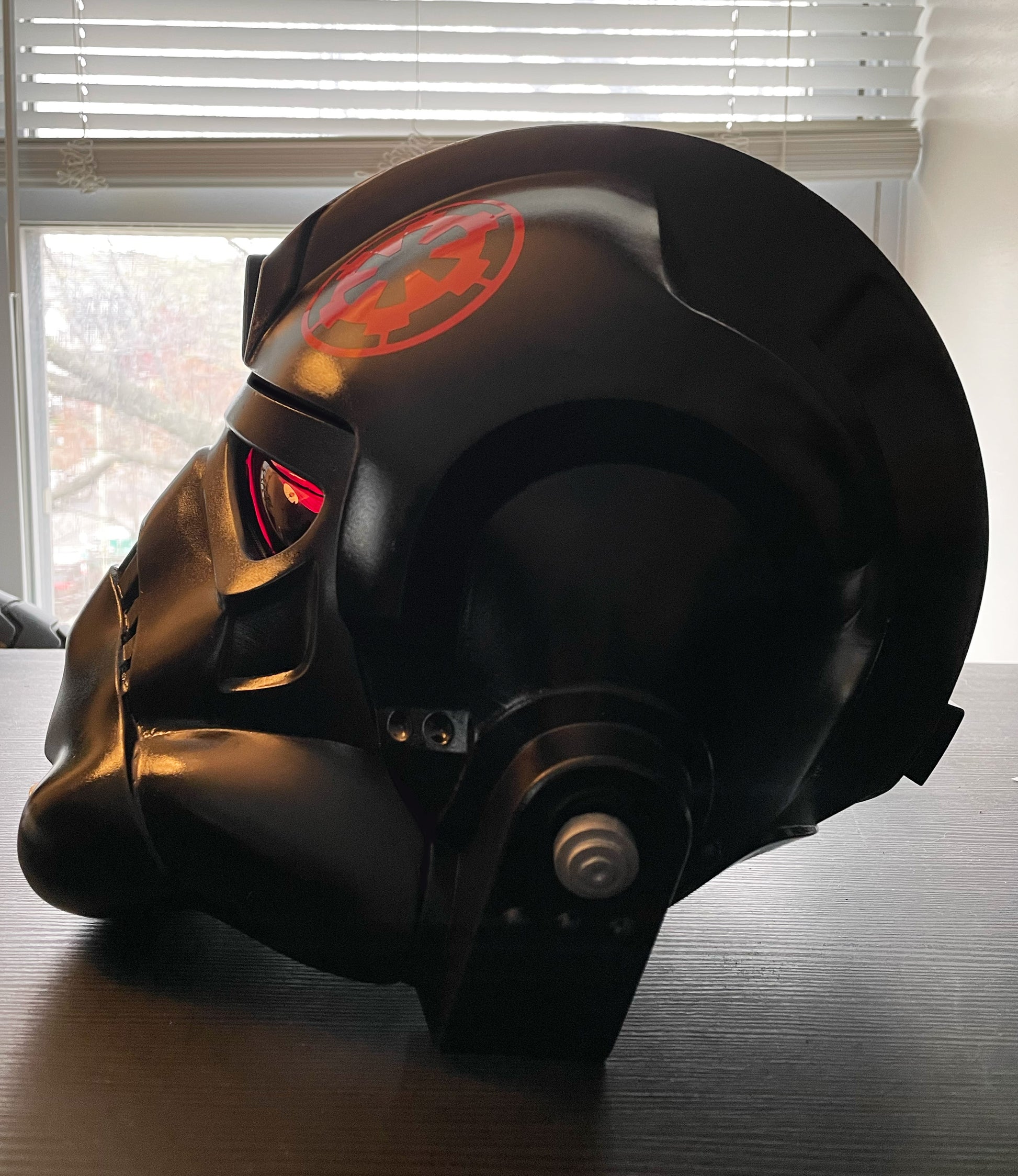 STAR WARS: BATTLEFRONT II™ Inferno Squad™ Commander Helmet – Denuo Novo